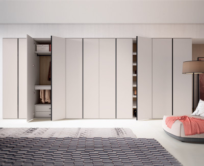 Armario con 11 puertas batientes