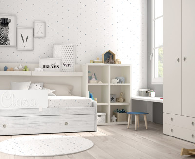 Habitación infantil con cama nido, escritorio, armario y estantería