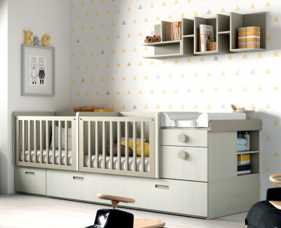 Cuna gemelar convertible en dormitorio infantil