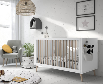 Cuna con patas de madera