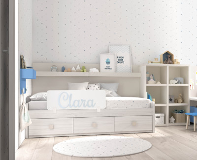 Habitación infantil con cama compacta, escritorio, armario y estantería