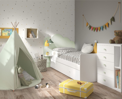 Cuna convertible en cama infantil y mueble con cajones